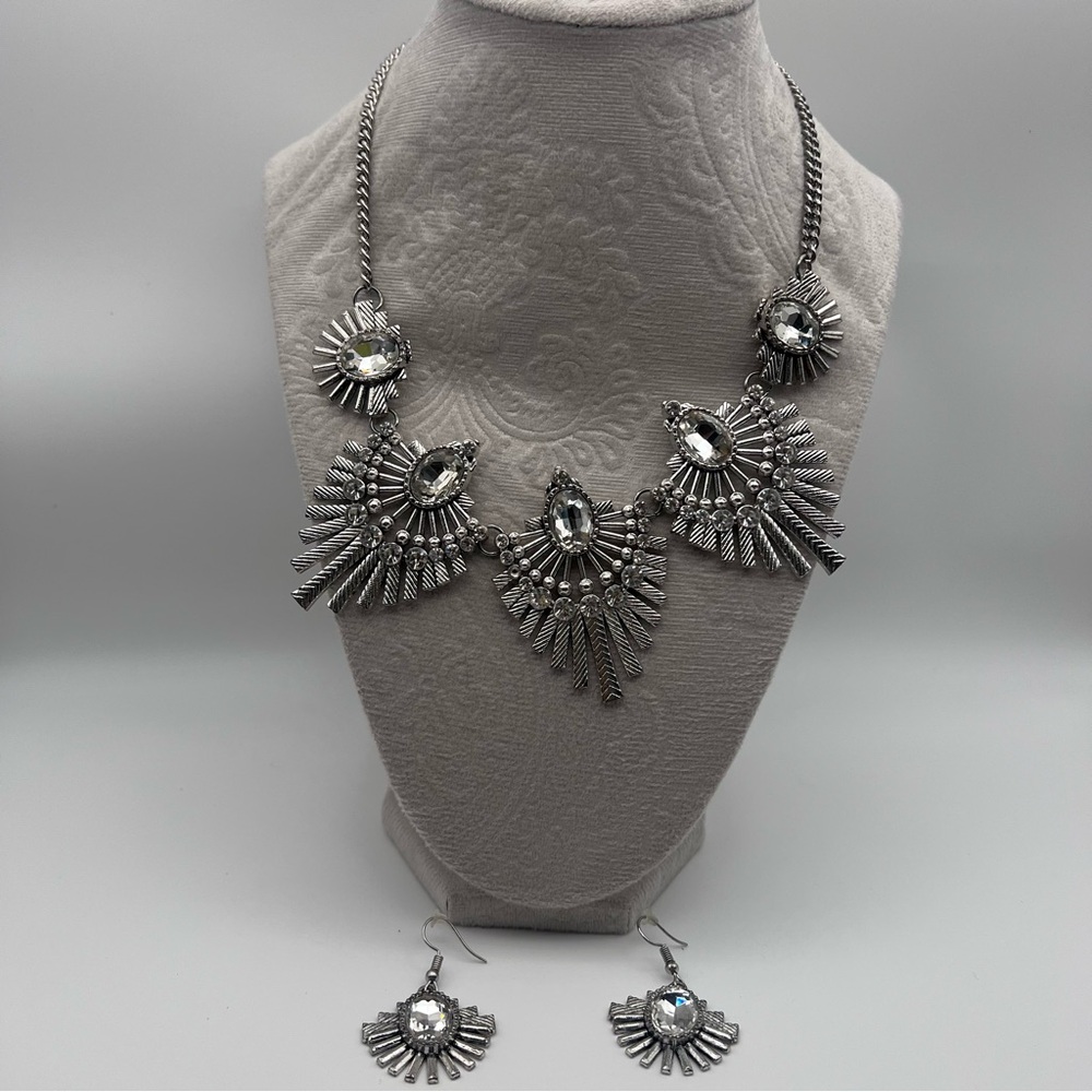 Bundle: Hammered Metal + Crystal Fan Statement Set
